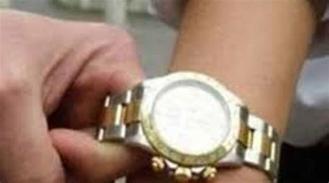 rubano rolex ma è tarocco|Saper riconoscere i Rolex tarocchi .